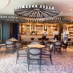 Bares e restaurantes estão espalhando por todo o Costa Firenze, seja na área interna ou externa