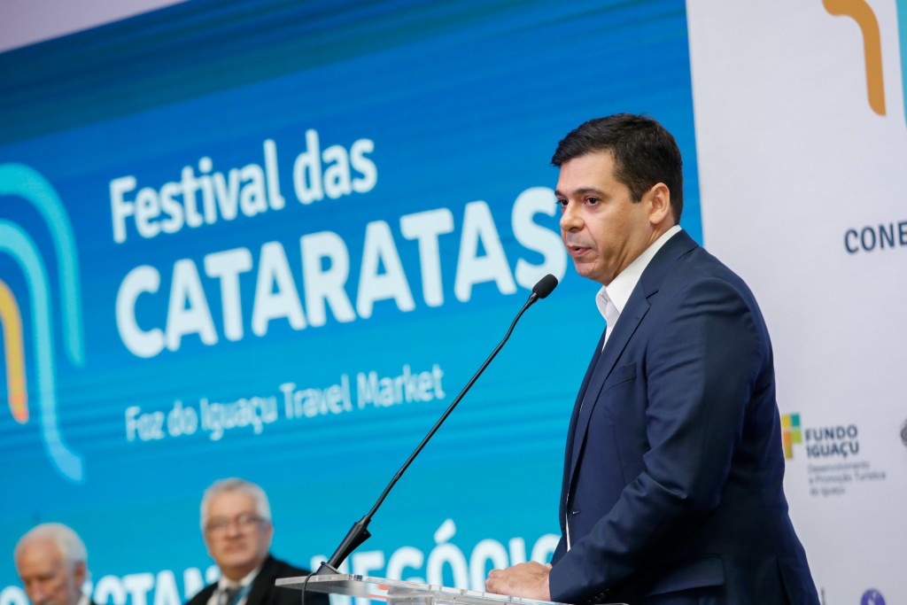 Fábio Pinheiro deixa Ministério do Turismo após dois anos e meio 1 Documento tem como objetivo orientar a prevenção à exploração sexual de crianças e adolescentes no turismo; Fabio Pinheiro, do MTur, durante evento (Foto: Eric Ribeiro)