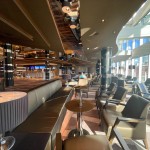 No decorrer do MSC Seashore há diversos lounges para acomodar os hóspedes e instigar a socialização na experiência a bordo