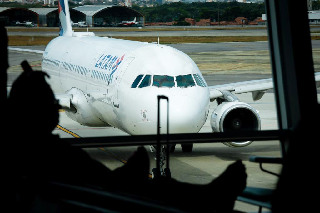 Latam suspende emissão de passagens aéreas e entra na justiça contra o Hurb 1 Latam 1 Eric Ribeiro Latam suspende emissão de passagens aéreas e entra na justiça contra o Hurb