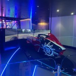 O simulador de Fórmula 1 é uma das atrações que mistura a tecnologia a experiência