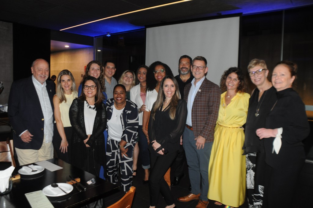 Operadores e equipe do IPW no evento em São Paulo