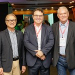 Orlando Souza, do Fohb, Vinícius Lummertz, secretário de turismo de São Paulo, e Roy Taylor, do M&E