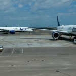 Os dois A350s da frota da Azul