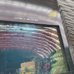 Parede-aquário transparente do Centro de Convenções