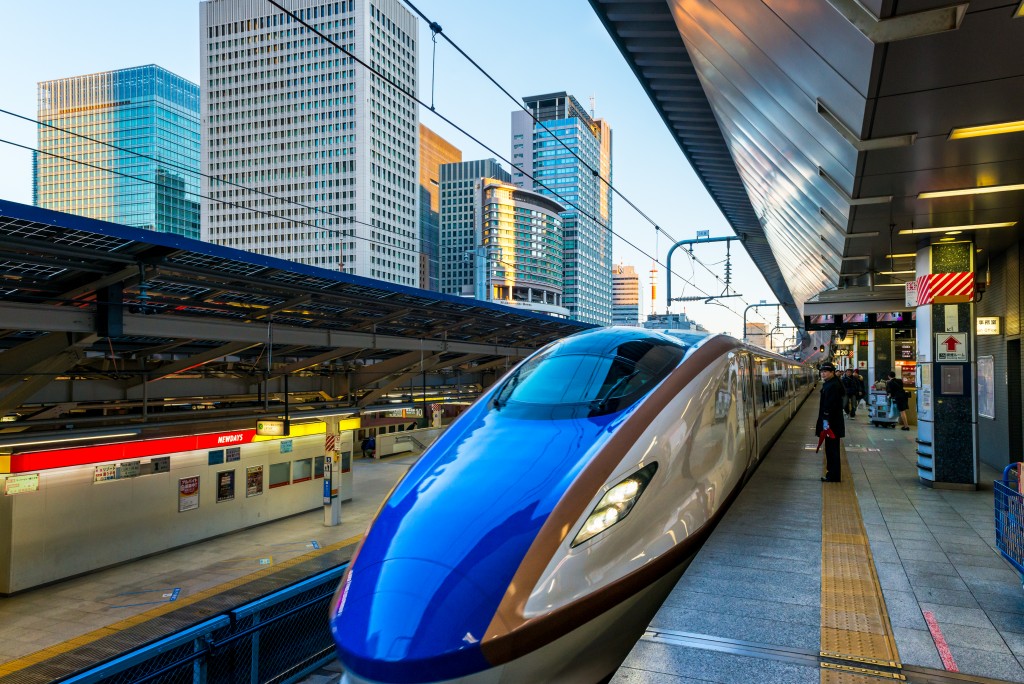 Tokyo,,Japan,-,January,3:,A,Shinkansen,Train,Pulls,Into