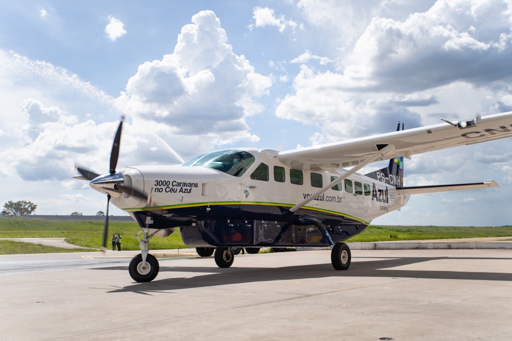 Aeronave “3.000 Caravans no Céu Azul” Azul completa seis meses de ponte aérea Barra da Tijuca-Congonhas com mais de mil voos operados