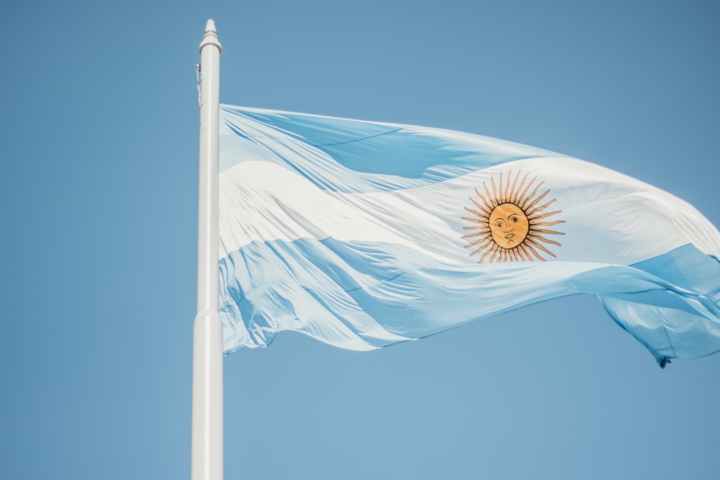 Alta demonstra preocupação com aumento de impostos sobre passagens aéreas na Argentina Alta demonstra preocupação com aumento de impostos sobre passagens aéreas na Argentina