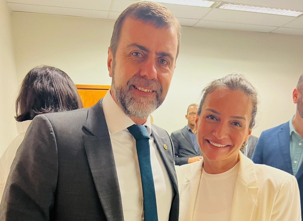 Rio Convention Bureau inicia diálogo com novos líderes do turismo 2 Novo presidente da Embratur, Marcelo Freixo e Roberta Werner, diretora-executiva do Rio CVB.
