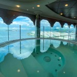 Vista da jacuzzi do MSC Magnifica na área termal para o Museu do Amanhã, no Rio de Janeiro