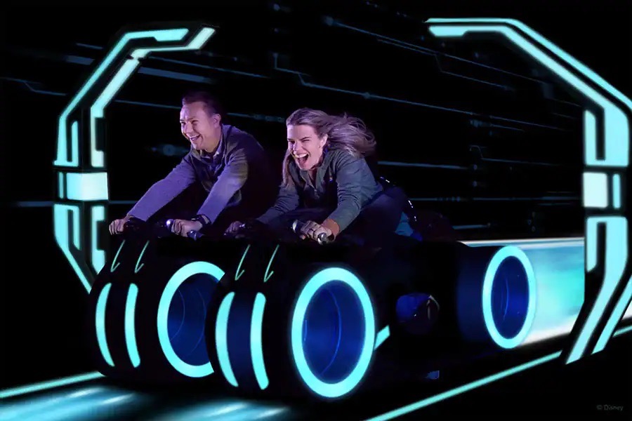 Disney terá fila virtual, Lightning Lane e lockers interativos em montanha-russa de "Tron" 2 dfgnjekrsht845tywe Large