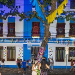 Os estabelecimentos e casarios se enfeitaram para o carnaval