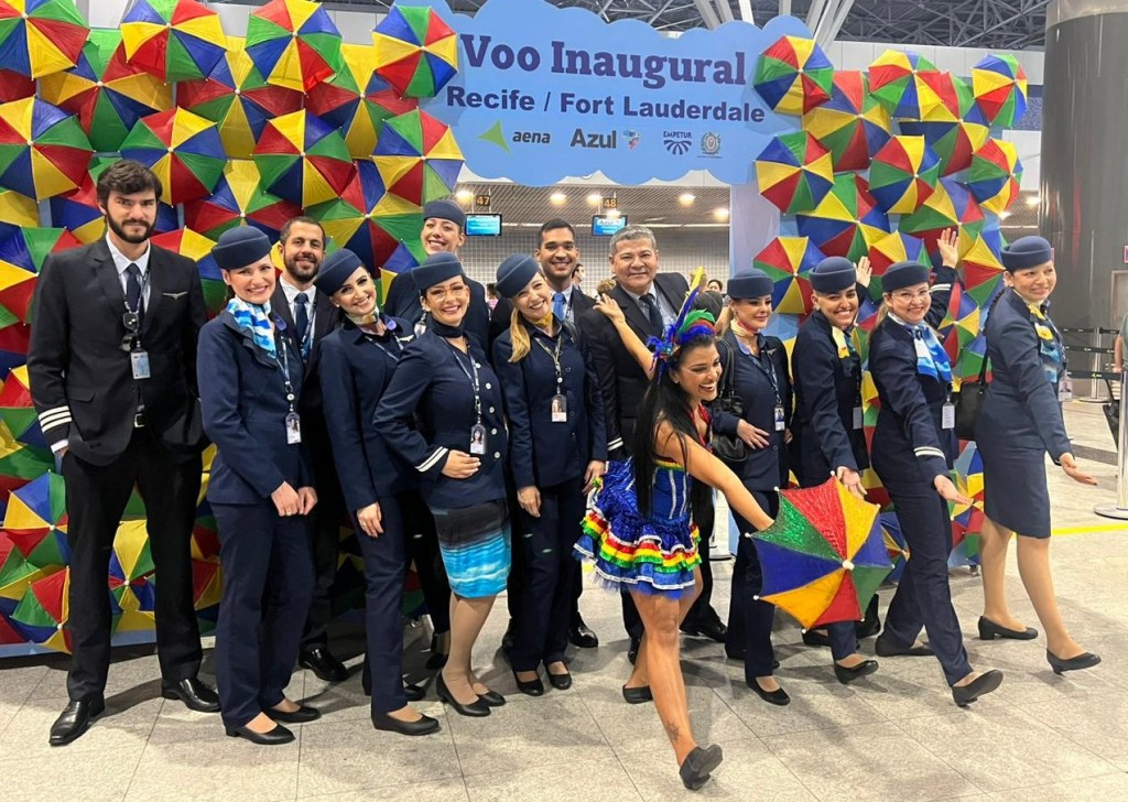 Celebração de Tripulantes da Azul no evento inaugural do voo Recife - Fort Larderdale (2)