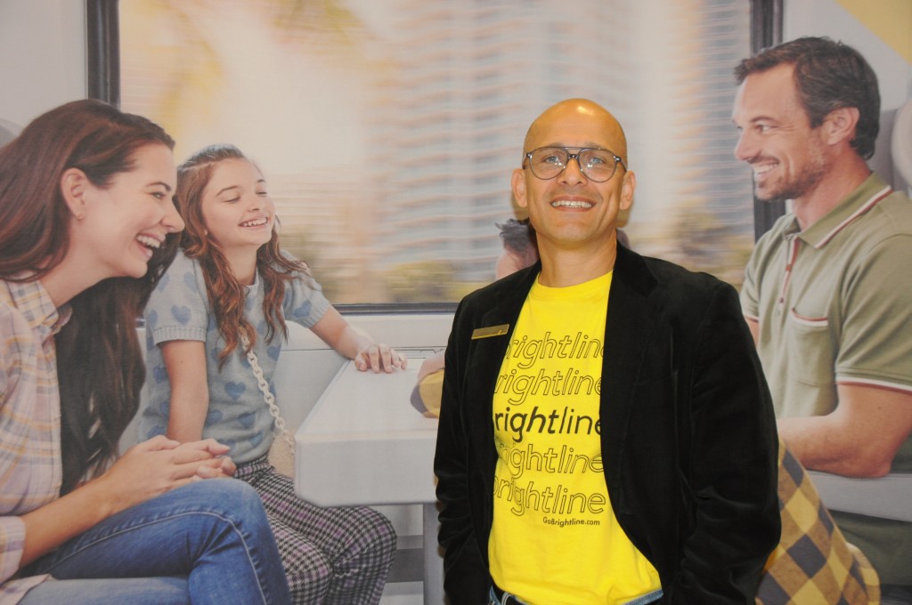 Gabriel Martinez da Brightline Visit Orlando realiza webinar sobre Brightline e Evermore Orlando Resort nesta quarta (27)