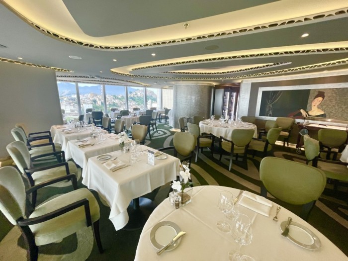 MSC Yacht Club: veja como é a experiência na área mais exclusiva e luxuosa do MSC Seaview 8 Restaurante exclusivo para hóspedes YC e sem horário fixo