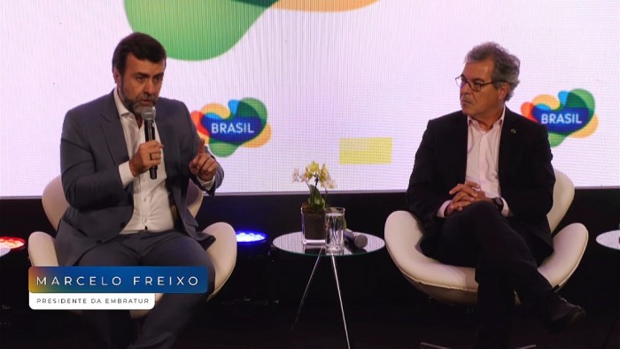 Embratur relança oficialmente a Marca Brasil para promoção do país no exterior 3 Marcelo Freixo, presidente da Embratur e Jorge Viana, presidente da Apex Brasil durante a abertura do relançamento da Marca Brasil (Foto: reprodução/Youtube Embratur)