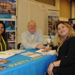 Mariana Sylos, da Diversa Turismo, com Nazia Ansari e Frank Belzer, do Icon Park