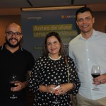 Soely Oliveira, da BCD Travel, com Thiago Pereira e Fernando Sampaio, da Tour House