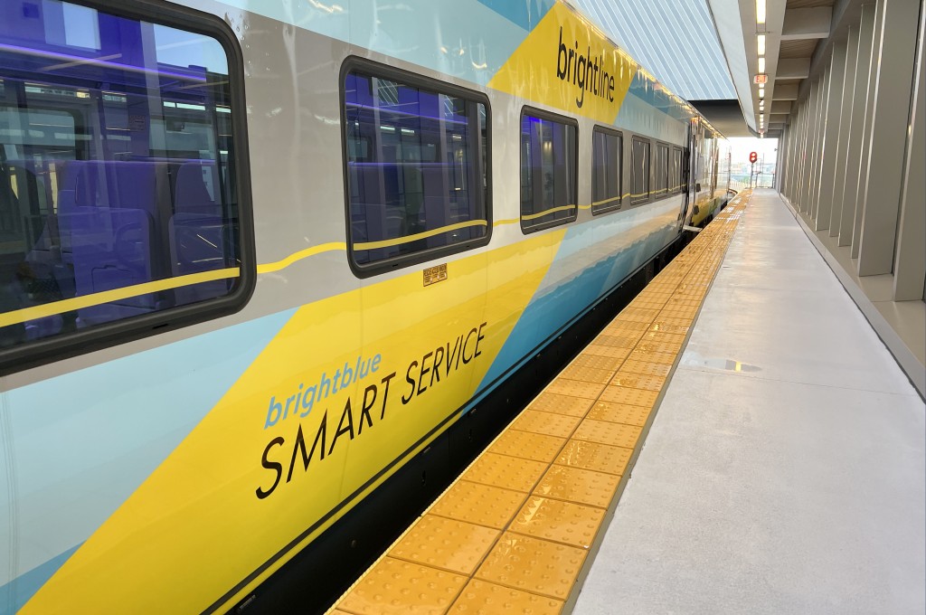 Brightline fecha parceria com Mears para oferecer transfers para parques, hotéis e atrações da Flórida Brightline fecha parceria com Mears para oferecer transfers para parques, hotéis e atrações da Flórida