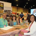 Vilmara Souza, da Agaxtur, com Nicholas Romeo e Rachel Morton, do Boggy Creek Airboat