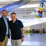 Javier Moreno, vice-presidente de Vendas da Disney e John Rodgerson, CEO da Azul