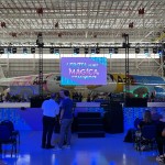 Painel de abertura do evento da Azul e Disney