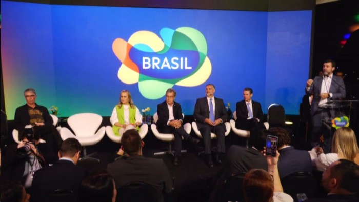 Embratur relança oficialmente a Marca Brasil para promoção do país no exterior 1 Volta da Marca Brasil coincide com os esforços da Embratur em melhorar a imagem do país no exterior (Foto: reprodução/Youtube Embratur)