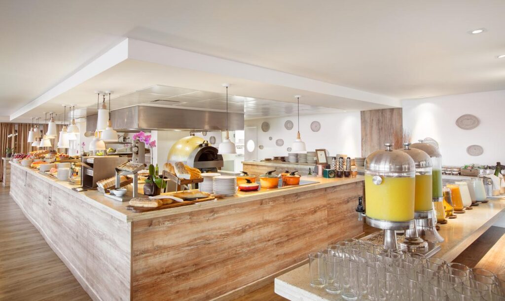 Meliá oferece opção de cashback em pontos MeliáRewards e até 40% de desconto em diárias 1 204GranMeliaIguazu Iguazu Buffet Restaurant Meliá oferece opção de cashback em pontos MeliáRewards e até 40% de desconto em diárias