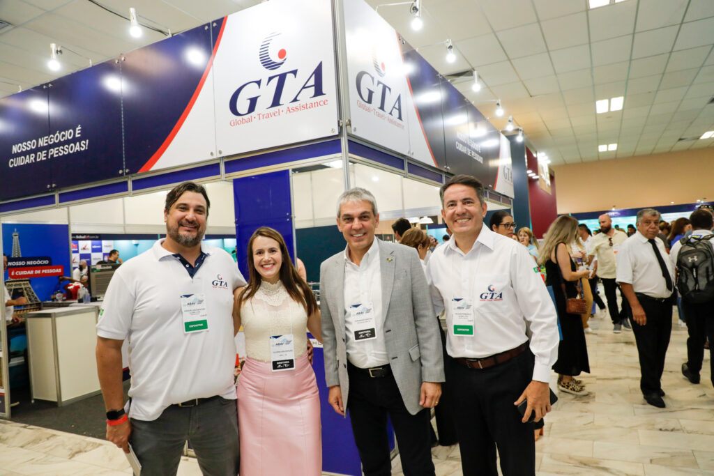 Agenor Bertoni, GTA, Juliana Assumpção e Fernando Santos, da Abav-SP:Aviesp, e Gelson Popazoglo, da GTA