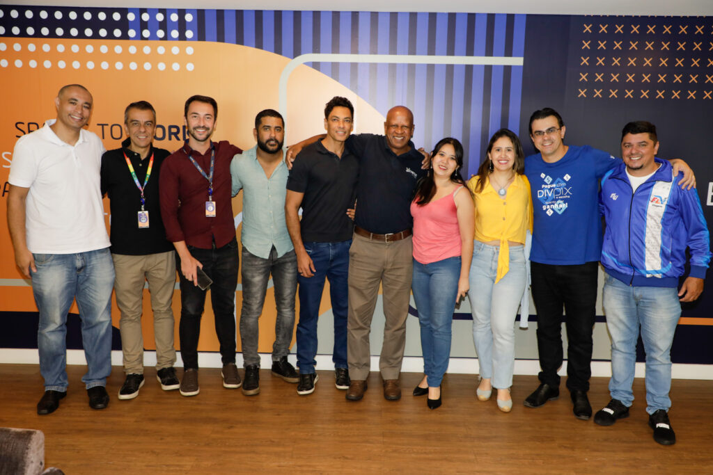 Agentes de viagens com equipe da Diversa, Befly e Agaxtur