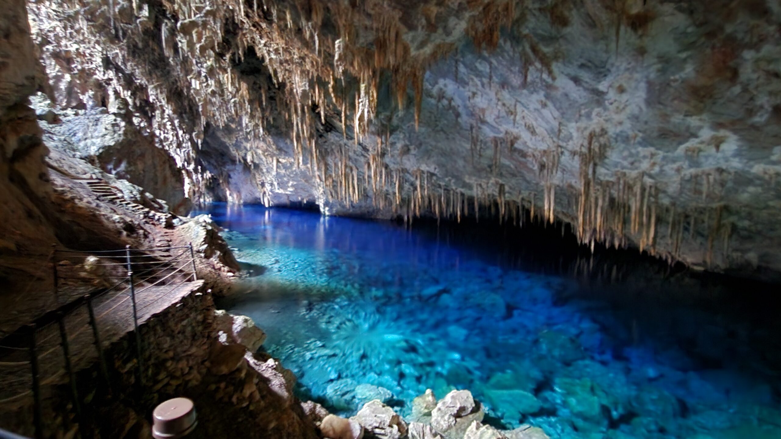 Cartão postal de Bonito, Gruta do Lago Azul Cartão postal de Bonito, Gruta do Lago Azul