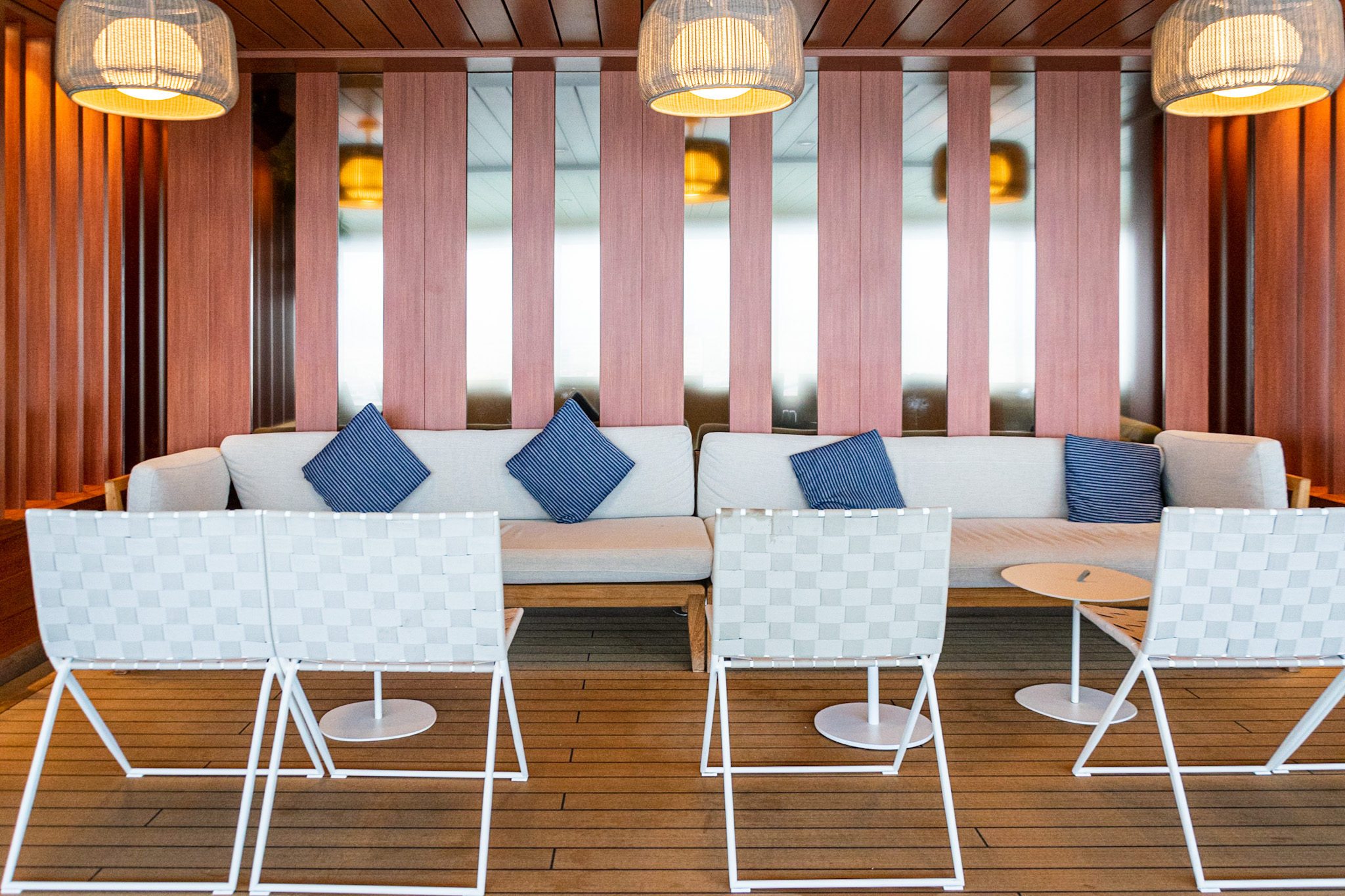 O Costa Toscana possui diversos lounges para grupos de pequeno e grande formato O Costa Toscana possui diversos lounges para grupos de pequeno e grande formato