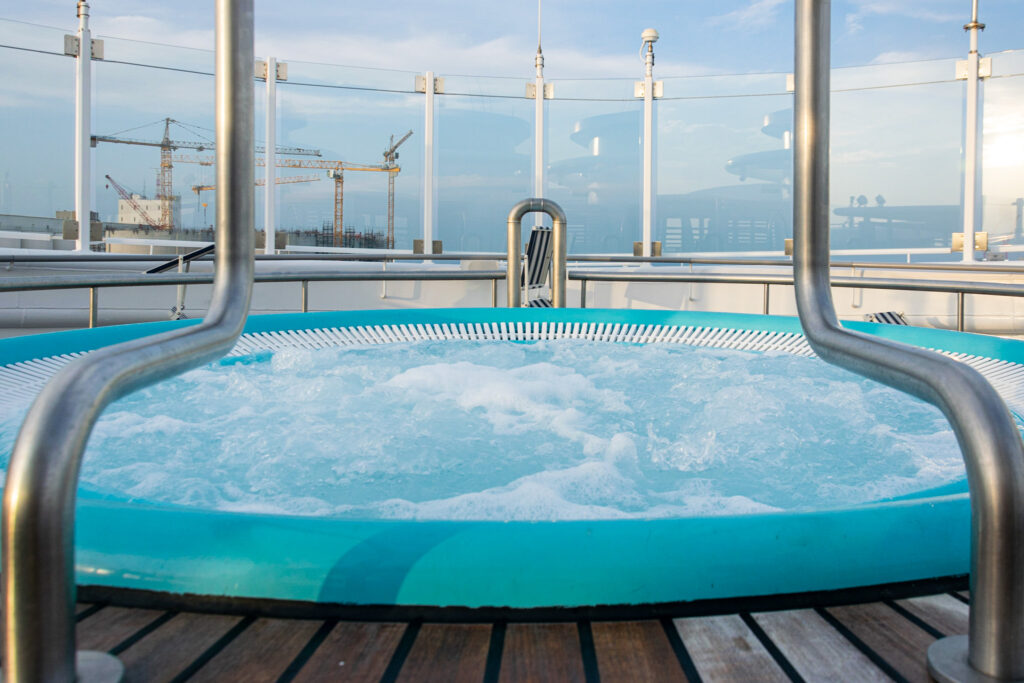 Jacuzzi do deck 19