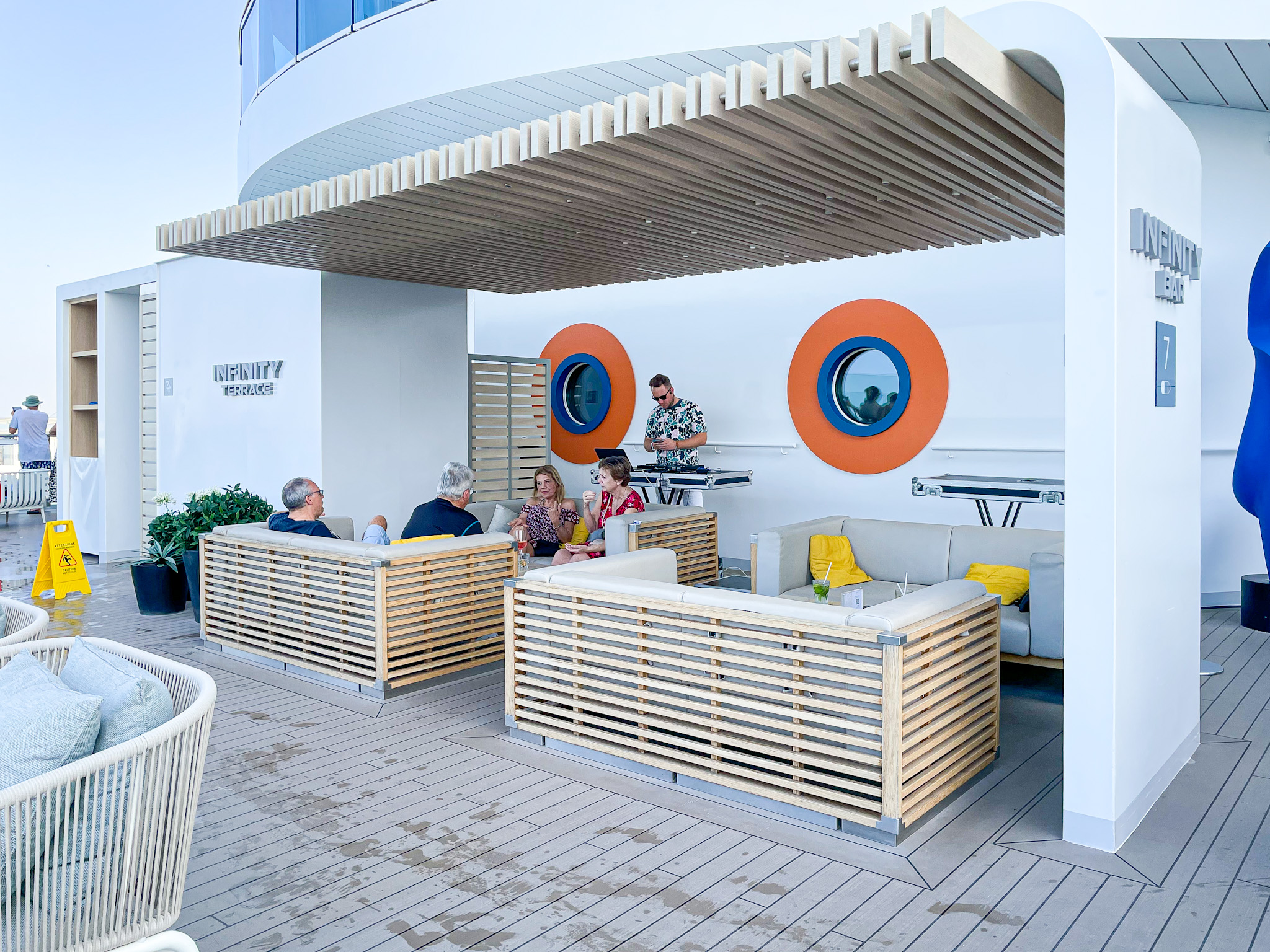 Infinity bar Infinity bar