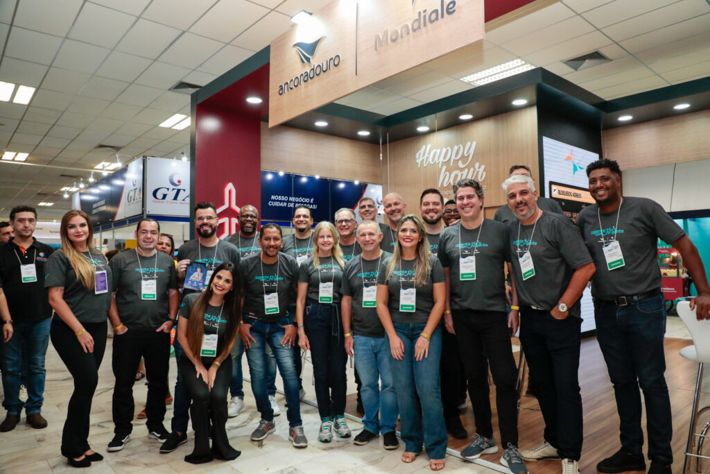 Equipe da Ancoradouro Ancoradouro amplia estande e anuncia patronício de happy hours na 46ª Abav TravelSP