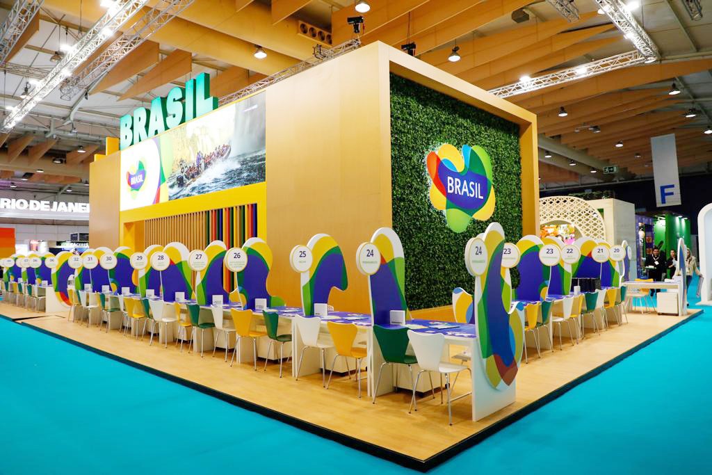 Estande do Brasil nesta BTL 2023 Embratur celebra MP que destina recursos do Sesc/Senac para promoção do Turismo