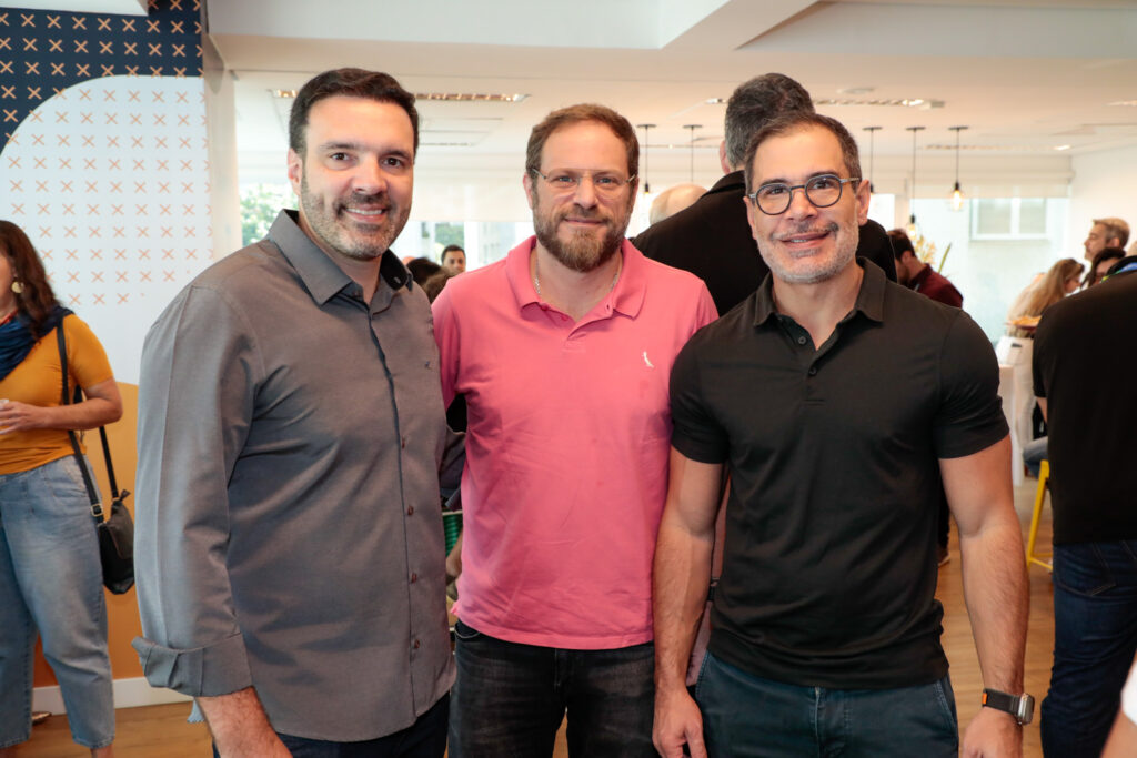 Fernando Lermi, da Flytour Consolidadora, Luciano Guimarães, da BeFly, e Flávio Marques, da Qualitours