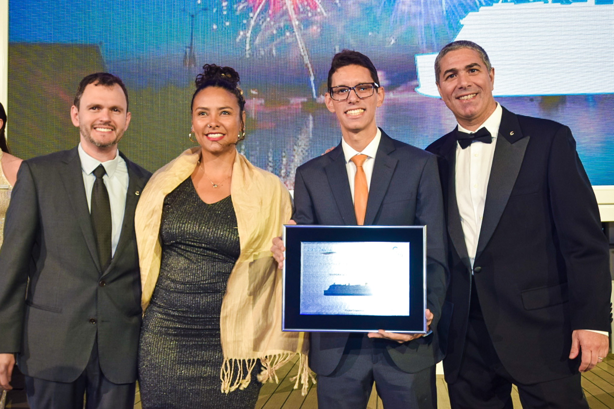 Ruy Ribeiro e Miriã Nascimento, da Costa Cruzeiros, com Arthur Araújo, da LogiTravel e Dario Rustico, da Costa Cruzeiros Ruy Ribeiro e Miriã Nascimento, da Costa Cruzeiros, com Arthur Araújo, da LogiTravel e Dario Rustico, da Costa Cruzeiros