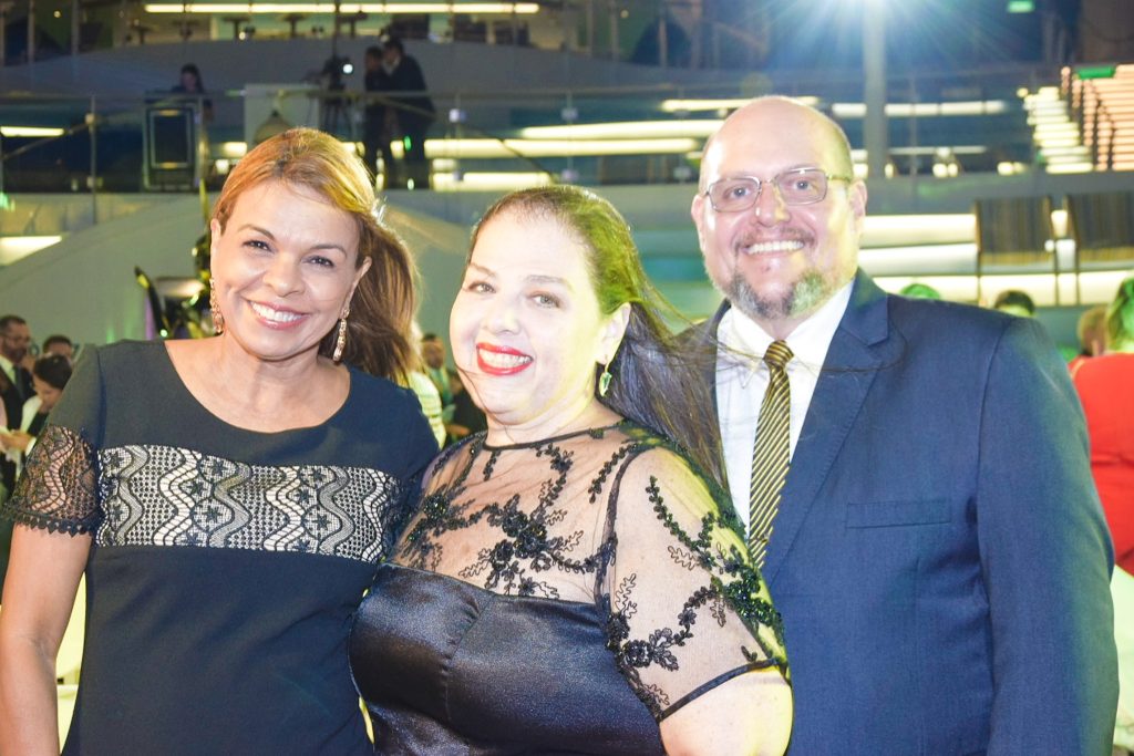 Katia Vargas, da Prime Tours com Daniele Karbage e Ricardo Pereira, da Central Marítima