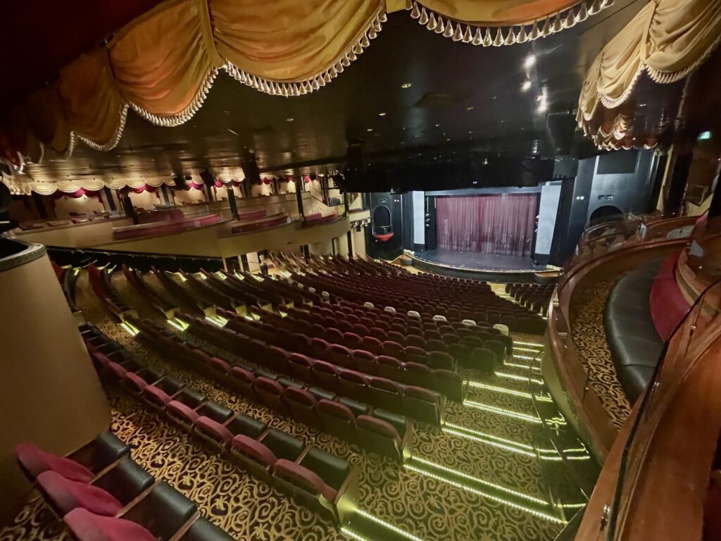 O teatro do navio