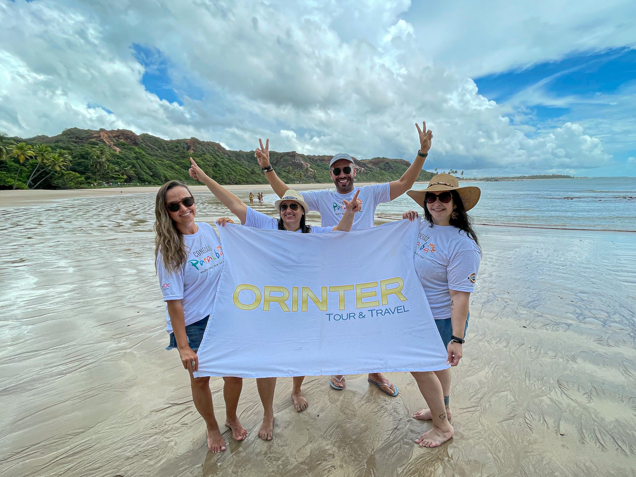 Caroline Oliveira, assistente Comercial; Luciana Pereira, executiva de Vendas; Daniel Costa, executivo de Vendas; e Thatyana Augusto, do departamento Nacional da Orinter Caroline Oliveira, assistente Comercial; Luciana Pereira, executiva de Vendas; Daniel Costa, executivo de Vendas; e Thatyana Augusto, do departamento Nacional da Orinter