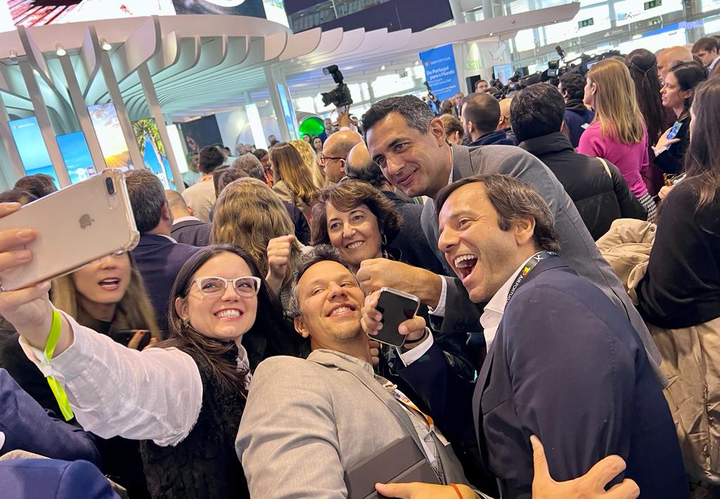 TAP destaca novidades e conquistas em coquetel especial durante BTL 2023; veja fotos 2 Jaqueline Gil e Bruno Reis da Embratur, Lidia Monteiro, do Turismo de Portugal, e Carlos Antunes e David Seromenho, da TAP