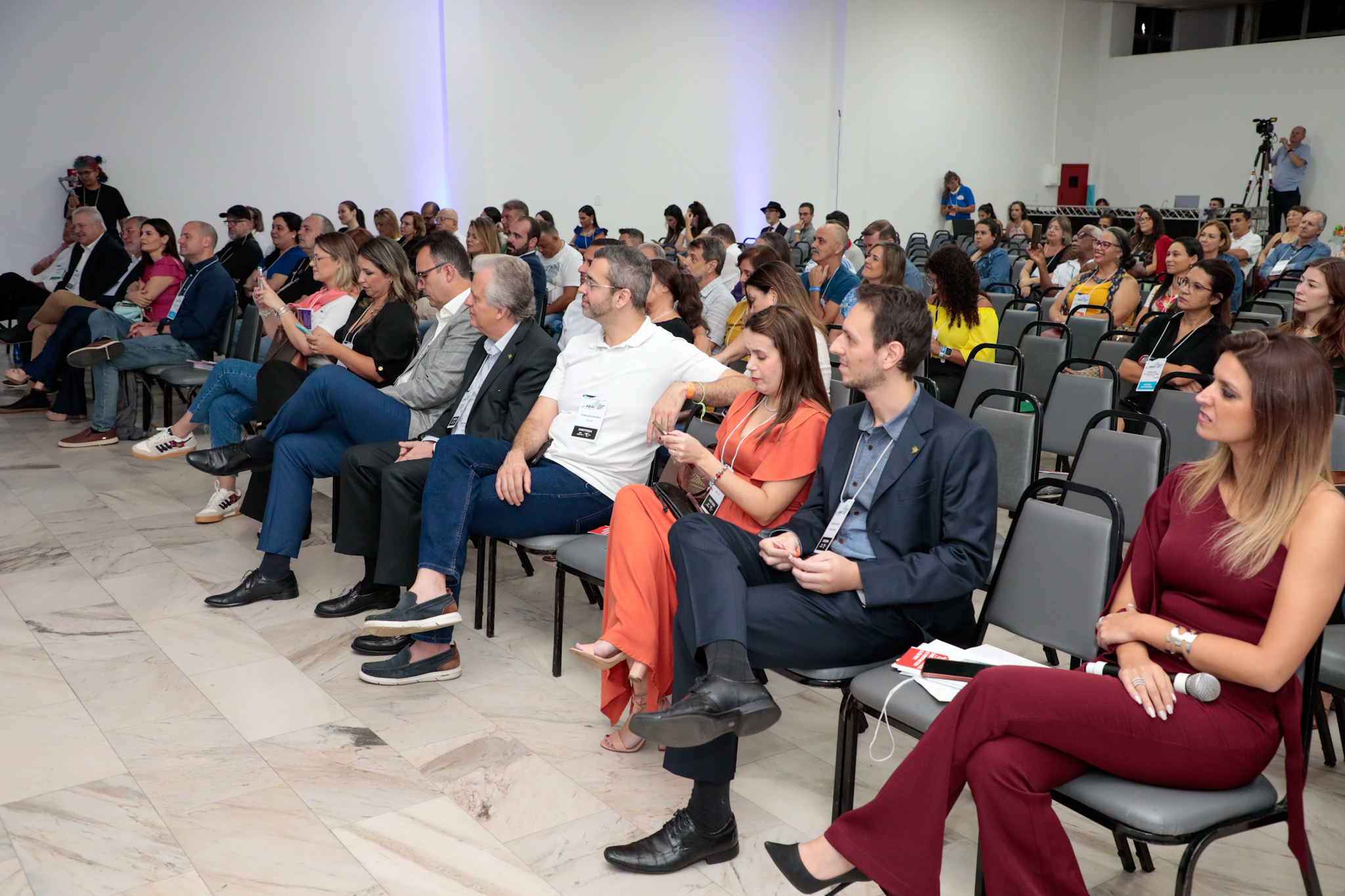 Auditório ficou cheio Auditório ficou cheio