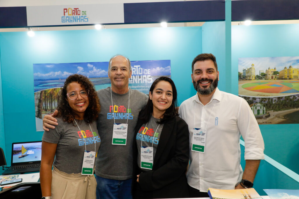 Lizandra Santos, Luiz Estevão e Hild Alves, da Prefeitura de Ipojuca, e Diego Ribeiro