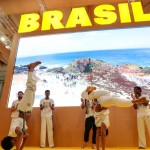 Mais uma da capoeira no estande da Embratur