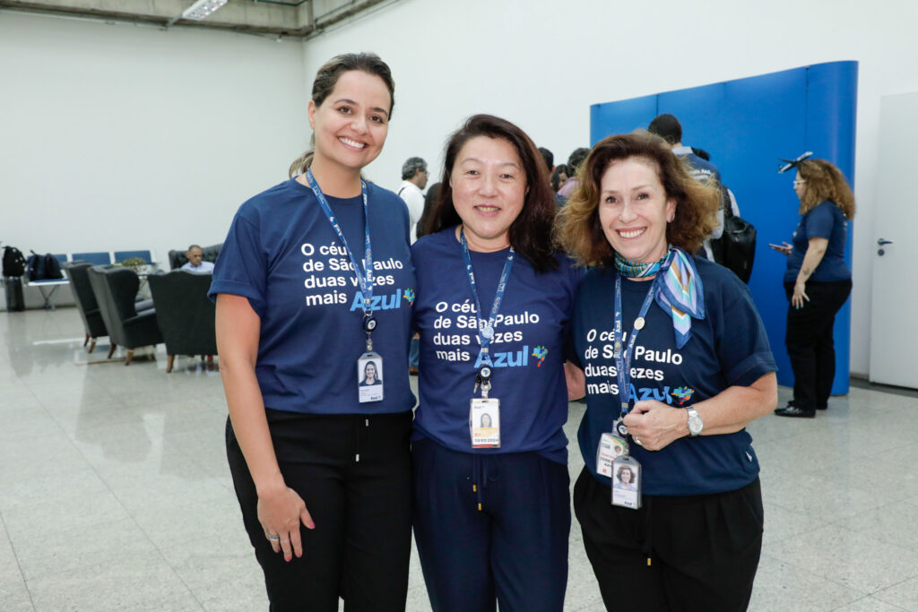 Manoela Silva, Milena Konno, e Nelli Sandanelli, da Azul