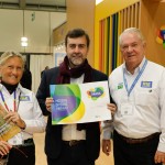 Marcelo Freixo, presidente da Embratur, entre Rosa Masgrau, e Roy Taylor, do M&E