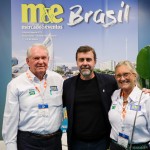 Marcelo Freixo, presidente da Embratur, entre Roy Taylor e Rosa Masgrau, do M&E