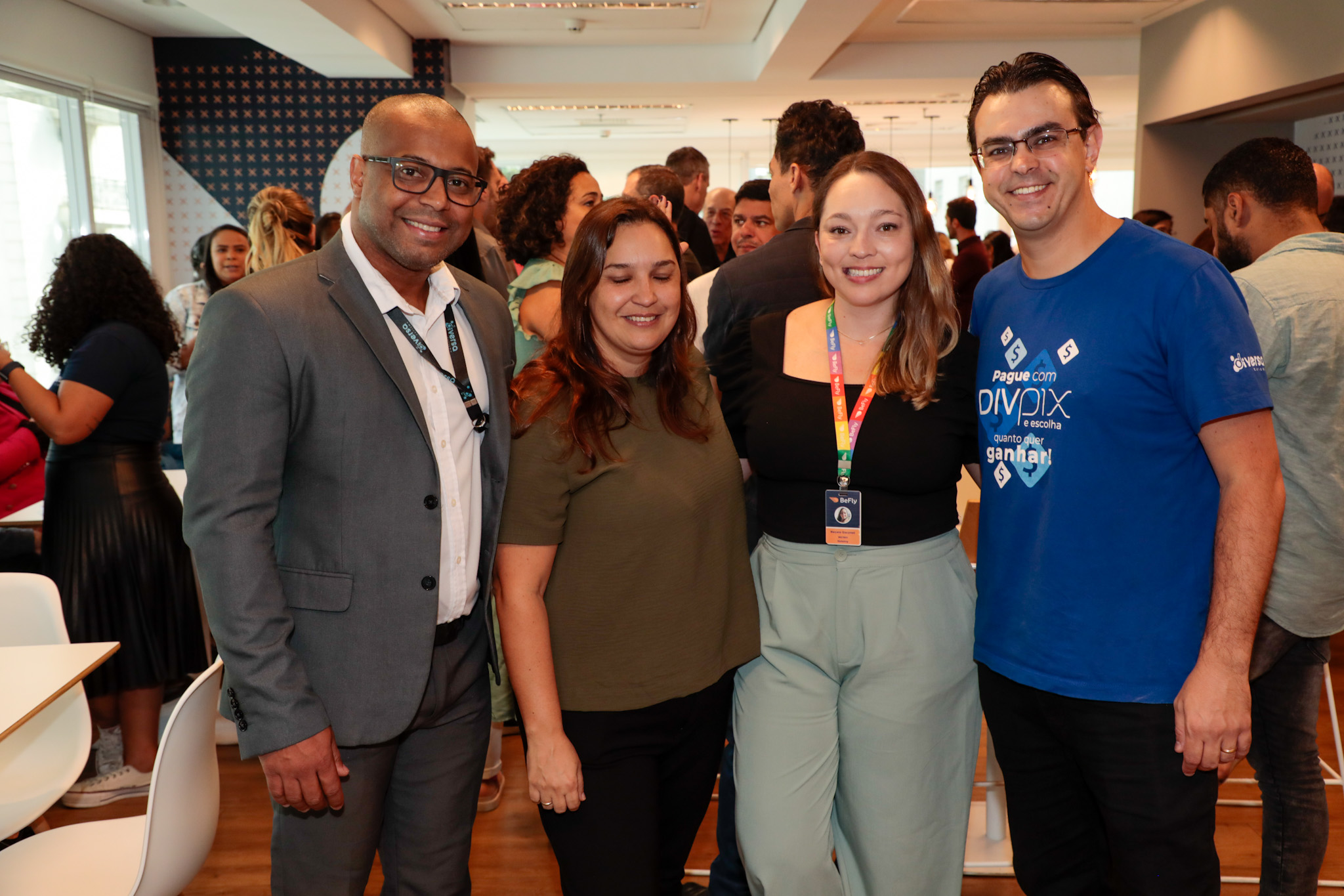 Mauricio Anias, da Diversa, Priscila Fabri, da Diversa, Maryane Giacometi, da Befly, e Waldir Souza, da Diversa Mauricio Anias, da Diversa, Priscila Fabri, da Diversa, Maryane Giacometi, da Befly, e Waldir Souza, da Diversa