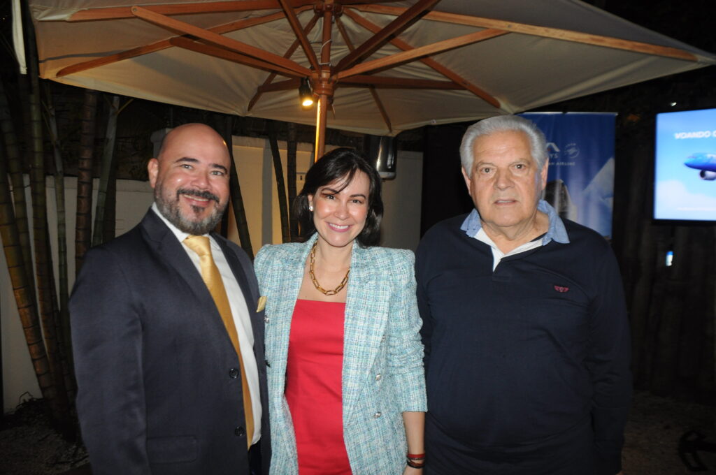 Murilo Cassino e Carla Marin, da ITA, com Eraldo Palmerini, da BRT